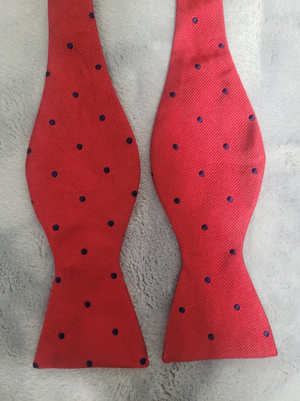 Brooks Brothers Red With Navy Polka Dot Design Self Tie Bow Tie Silk Classic